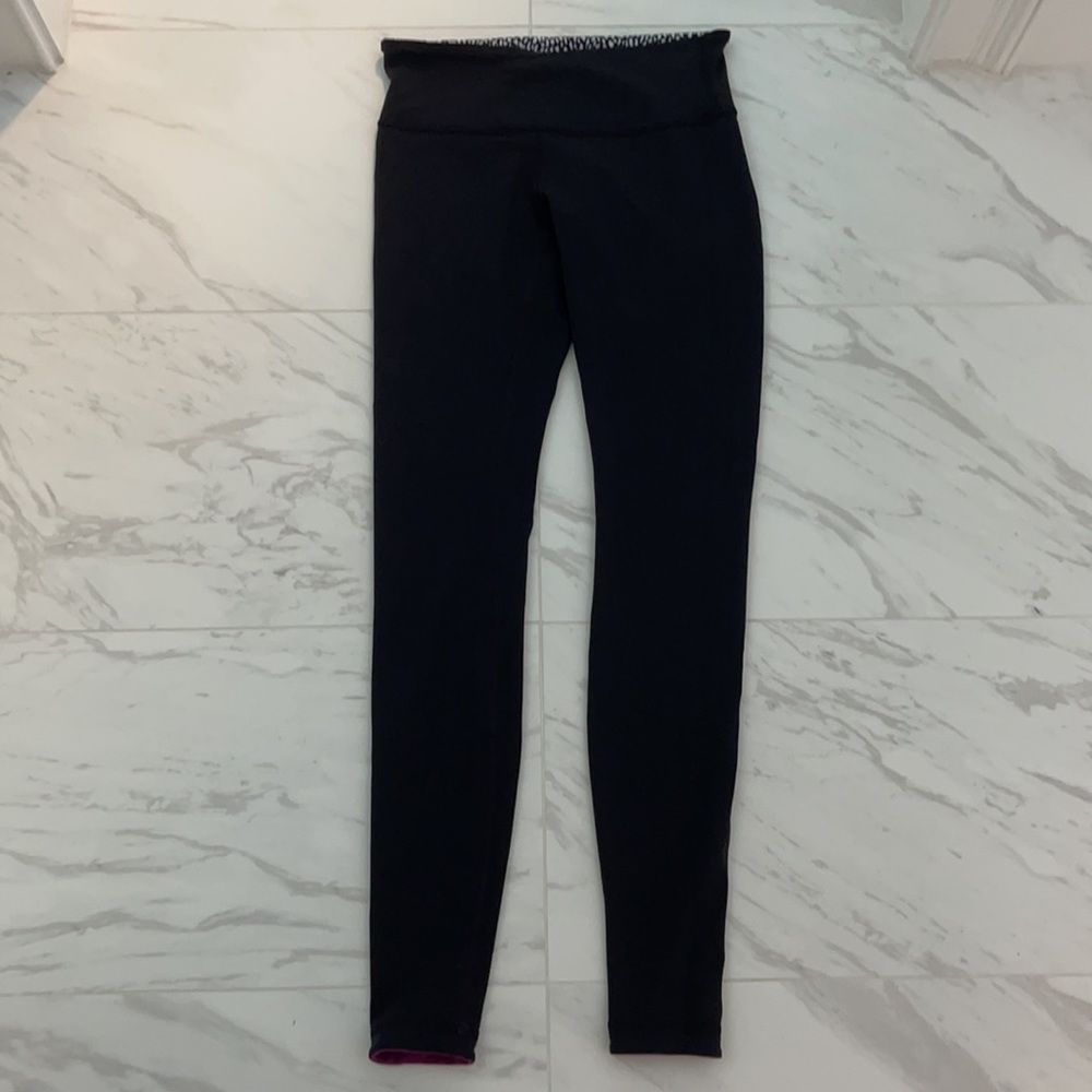 Lululemon Reversible Leggings - Picture 4 of 5